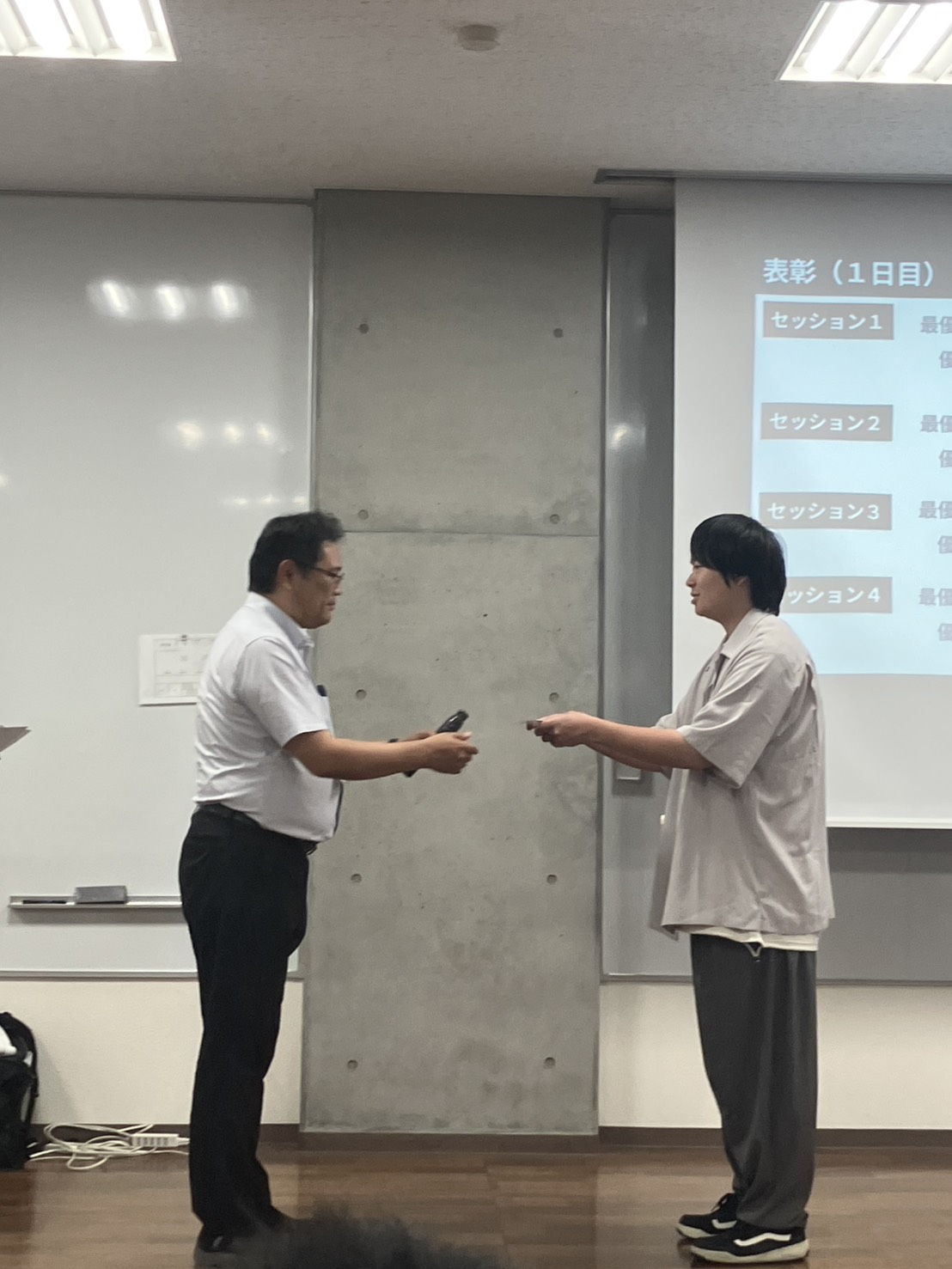 最優秀賞を受賞する大倉さん 最優秀賞を受賞する大倉さん